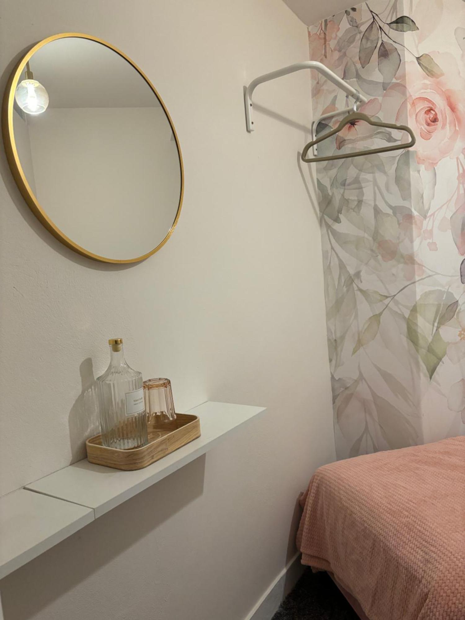 Shespace Apartrooms Krakau Buitenkant foto